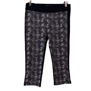 Never Worn Lija Canadian Made Golf Capris Size 6